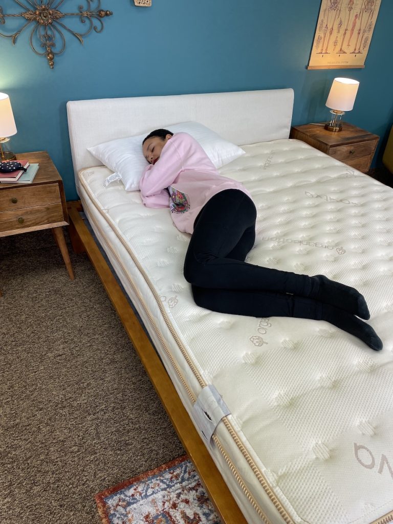 Saatva Classic lightweight side sleeper test